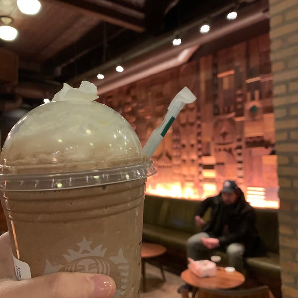 Starbucks Reserve Coffee Shop in Wicker Park