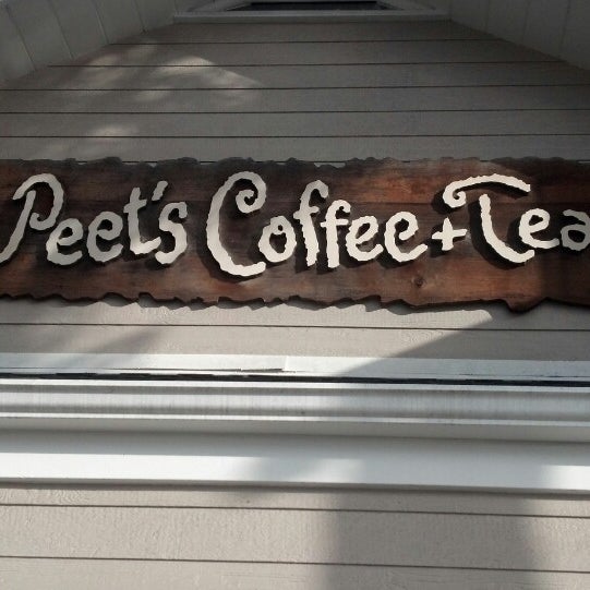 Photo taken at Peet&#39;s Coffee &amp; Tea by Josepf H. on 8/12/2013
