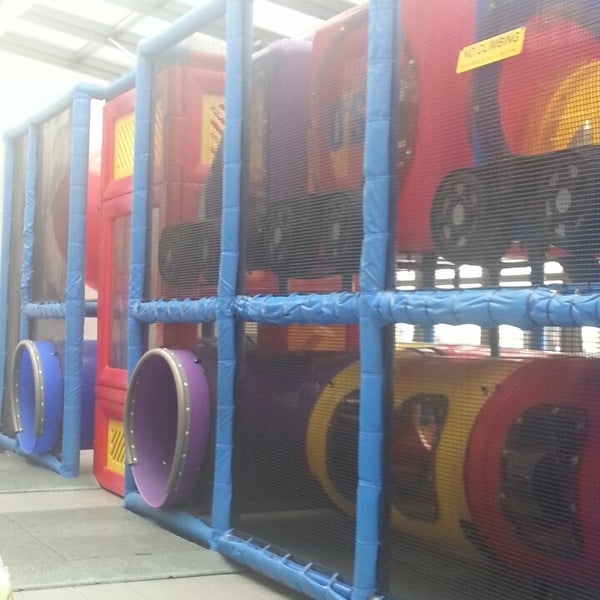 Camp Foster Food Court 1 tip from 87 visitors