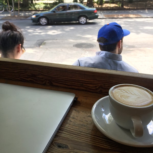 รูปภาพถ่ายที่ Ninth Street Espresso โดย Soundz O. เมื่อ 7/24/2015