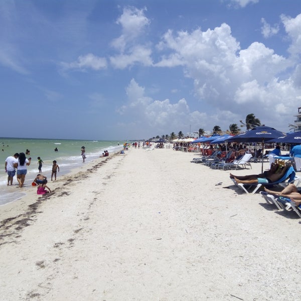 รูปภาพถ่ายที่ Progreso โดย Rodrigo M. เมื่อ 7/7/2016