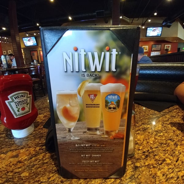 Photo taken at BJ&#39;s Restaurant &amp; Brewhouse by Kevin S. on 7/5/2017