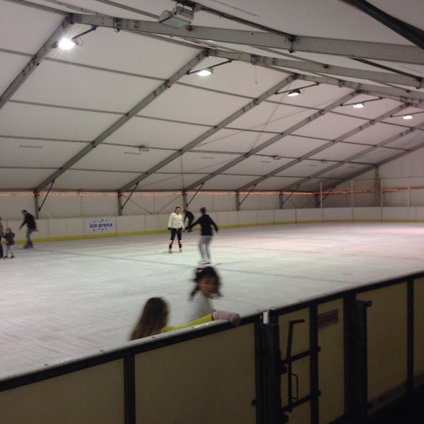 Foto tomada en Ice Arena  por Οδυσσέας el 2/9/2016