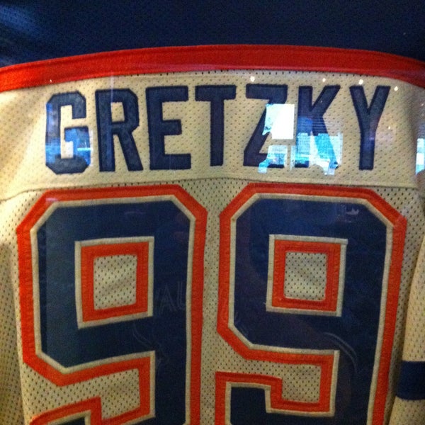 Photo taken at Wayne Gretzky&#39;s Toronto by Marc d. on 5/1/2013