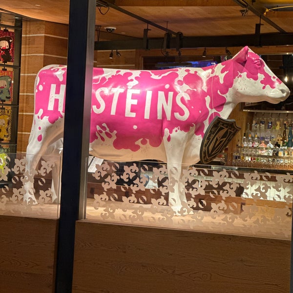 Holsteins Shakes and Buns 360 tips from 19343 visitors