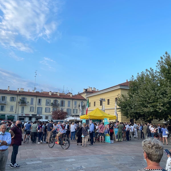 Piazza XXIV Maggio Ticinese Piazza XXIV Maggio