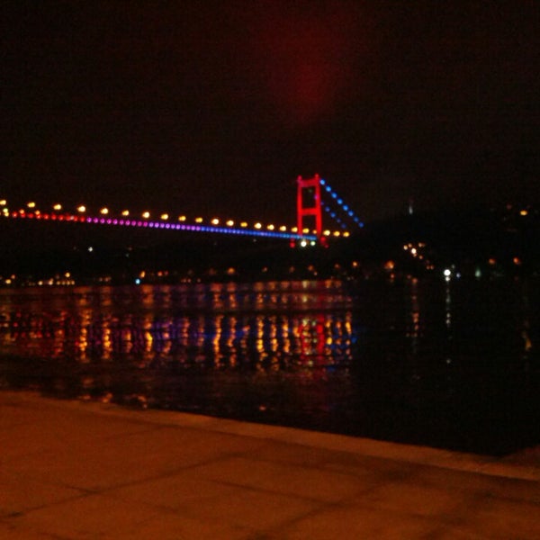 4/19/2013 tarihinde Nermin Y.ziyaretçi tarafından Bosphorus Lounge'de çekilen fotoğraf