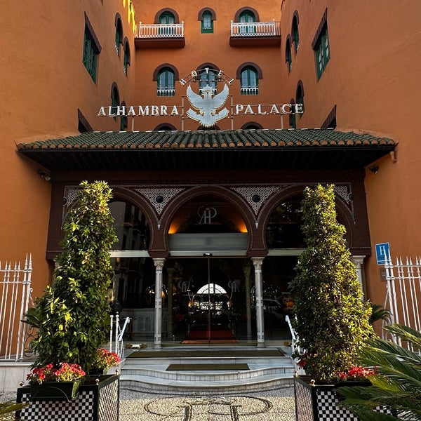 Das Foto wurde bei Hotel Alhambra Palace von Nourah am 5/29/2024 aufgenommen