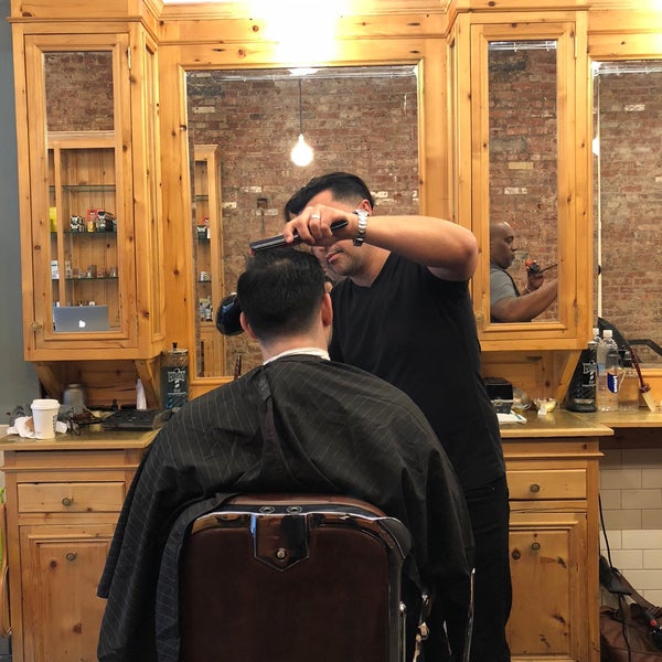 Foto scattata a Matter Of Instinct Barbershop da Alana M. il 4/21/2018