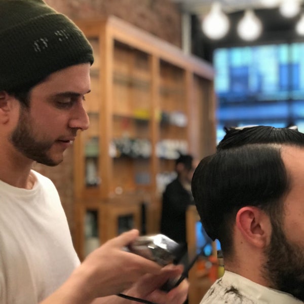 4/21/2018にAlana M.がMatter Of Instinct Barbershopで撮った写真