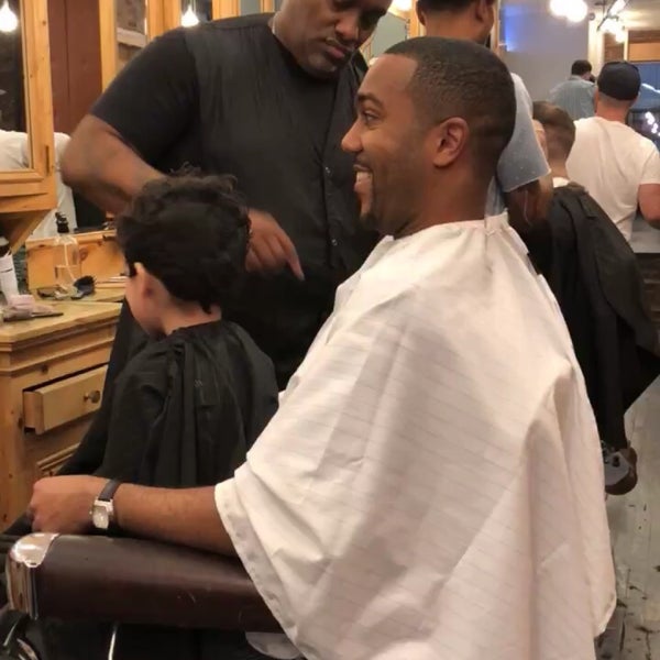 6/17/2018에 Alana M.님이 Matter Of Instinct Barbershop에서 찍은 사진