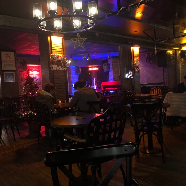 Photo prise au Bar &amp; Bar par Ali Y. le12/31/2019