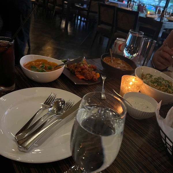 Снимок сделан в Spice Affair Beverly Hills Indian Restaurant пользователем S 5/21/2023
