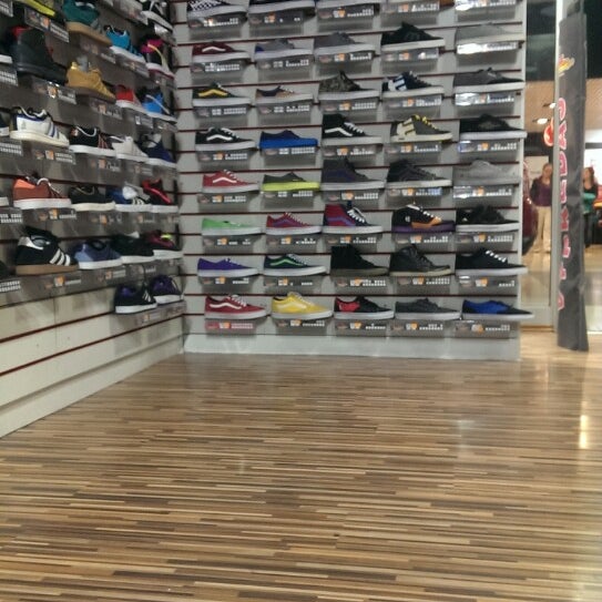 skechers retail plano
