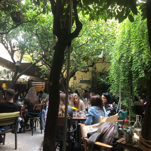 Brunch on a Sunday, delicious sandwiches, amazing hidden backyard, great atmosphere and service!