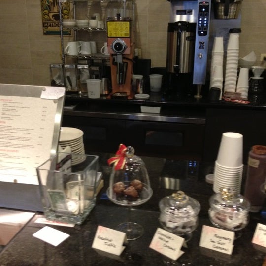 12/15/2012にPaul T.がCityGrounds Coffee Barで撮った写真