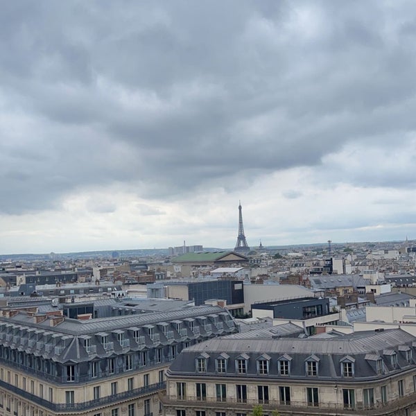 Foto diambil di Terrasse des Galeries Lafayette oleh Haya pada 8/25/2023