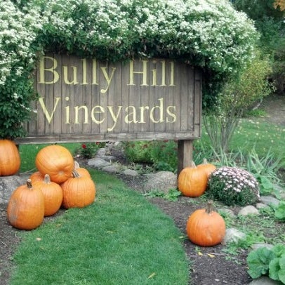 Das Foto wurde bei Bully Hill Vineyards von Tiffini W. am 10/7/2012 aufgenommen