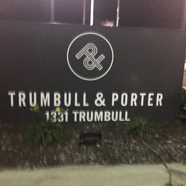 รูปภาพถ่ายที่ Trumbull and Porter Hotel Detroit โดย Jen-Nay🐾 เมื่อ 10/2/2017