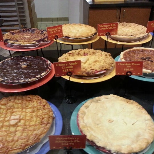 Grand Traverse Pie Company, 41640 Ann Arbor Rd E, Плимут, MI, grand travers...