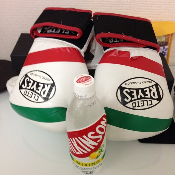 7/19/2013 tarihinde Tan T.ziyaretçi tarafından ボクシング＆キックボクシングジム TAKE IT EASY 六本木・麻布'de çekilen fotoğraf