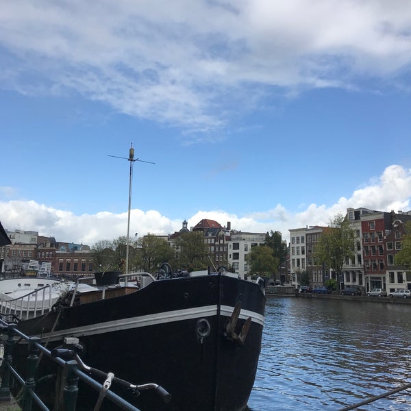 Photo taken at Hampshire Hotel - Eden Amsterdam by KHALED on 10/2/2019