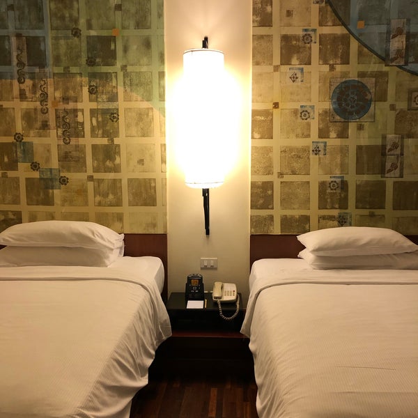 Foto diambil di Hilton Hua Hin Resort &amp; Spa oleh Squinoa L. pada 12/22/2021