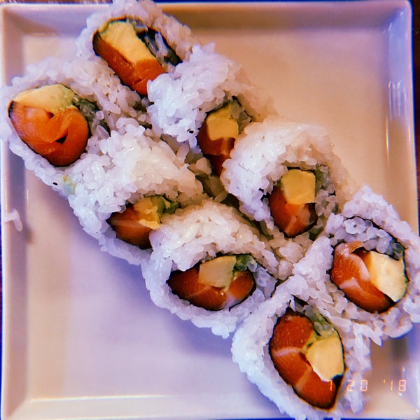 Foto scattata a Tenno Sushi da Sharon il 7/20/2018