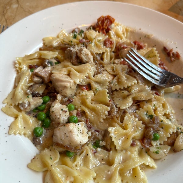 The Cheesecake Factory The Anaheim Resort'da Yeni Amerikan Restoranı