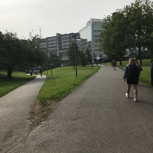 Foto tirada no(a) Vrije Universiteit Brussel - Brussels Humanities, Sciences &amp; Engineering Campus por Tural A. em 6/11/2018