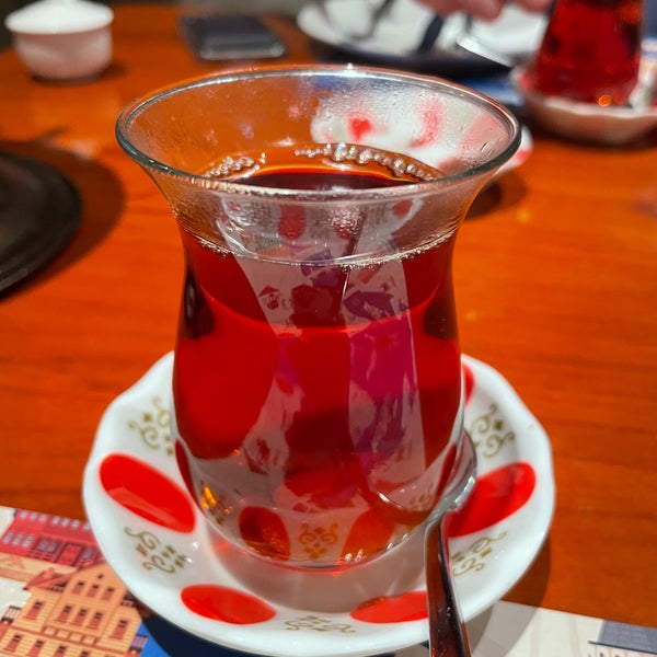 Das Foto wurde bei Sofra Turkish Cafe &amp; Restaurant von Woof W. am 9/29/2023 aufgenommen