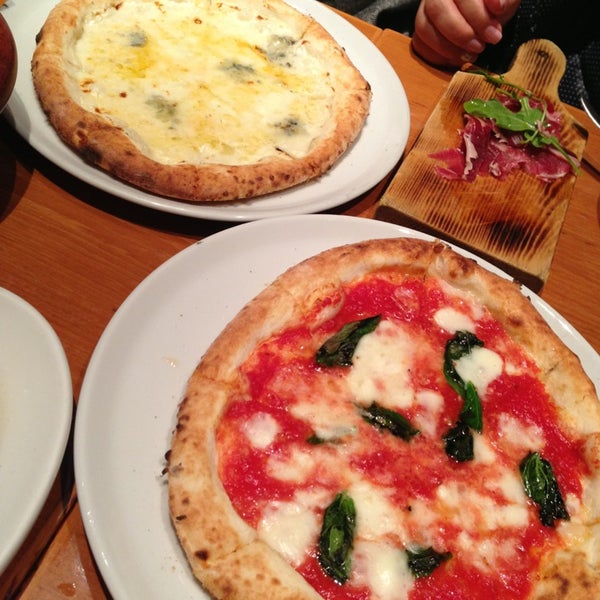Photos At Pizza Salvatore Cuomo Bar 新宿 西新宿1 26 2