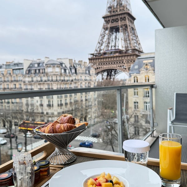 Foto diambil di Hôtel Pullman Paris Tour Eiffel oleh FA pada 2/5/2024