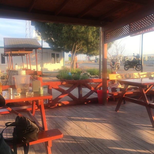 Das Foto wurde bei Güntepe Restaurant Peynir Helvası ve Reçelleri von Ali K. am 5/12/2019 aufgenommen