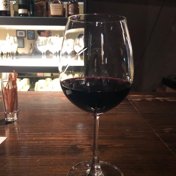 Foto scattata a Wine Bar Room J da Miho N. il 6/26/2019