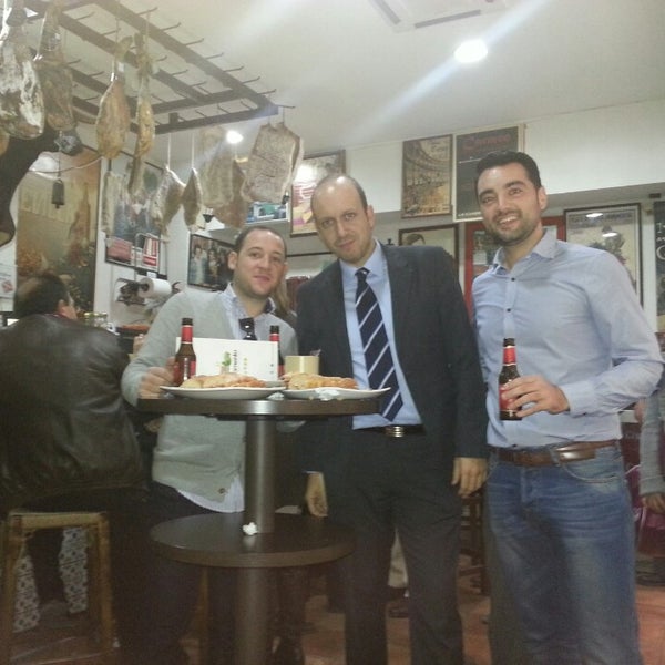 Photo taken at Parlamento La Catedral del Tapeo by Fran R. on 12/13/2013