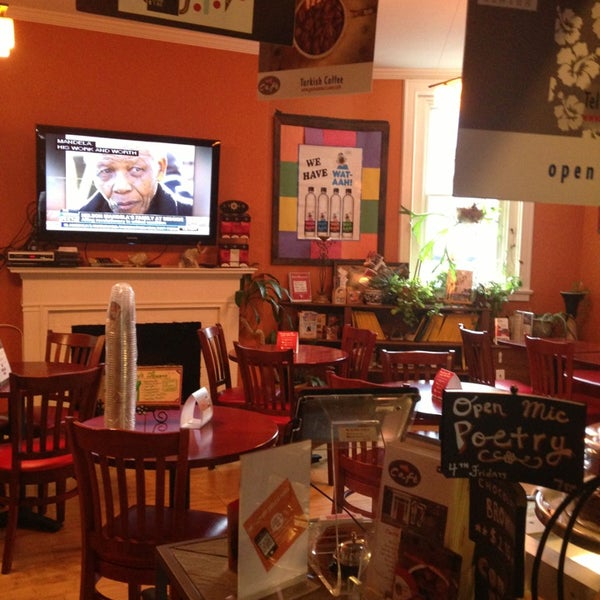 6/25/2013 tarihinde Myrrah G.ziyaretçi tarafından GainVille Cafe'de çekilen fotoğraf