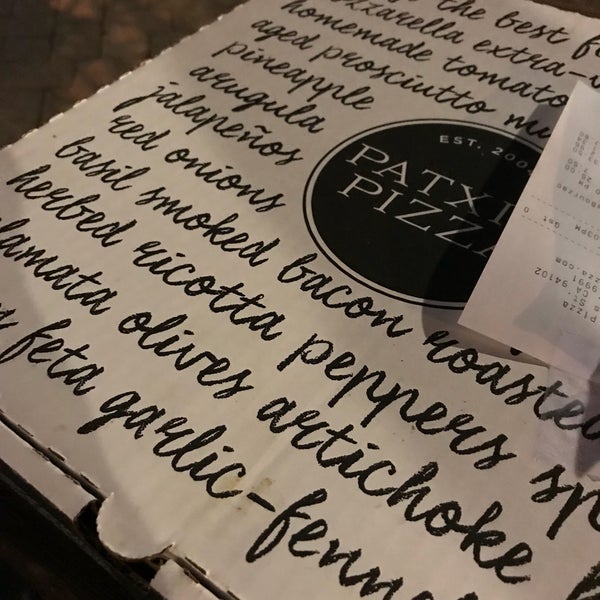 11/4/2017에 Sherry B.님이 Patxi&#39;s Pizza에서 찍은 사진