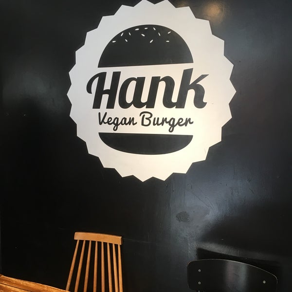 6/15/2017にSherry B.がHank Burgerで撮った写真