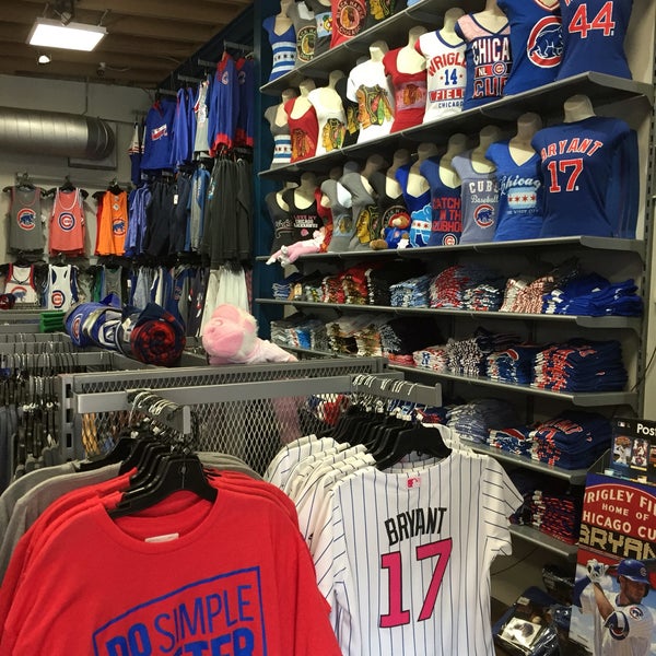 chicago cubs store near me