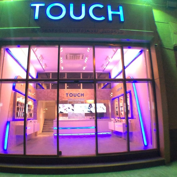 Touch магазин электроники. Touch store. Торговое оборудование для мобильных аксессуаров. Сеть магазинов аксессуаров. Touch store.