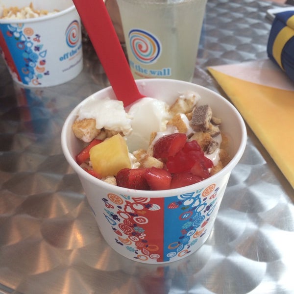 Photo taken at Off The Wall Frozen Yogurt by A R. on 6/30/2014