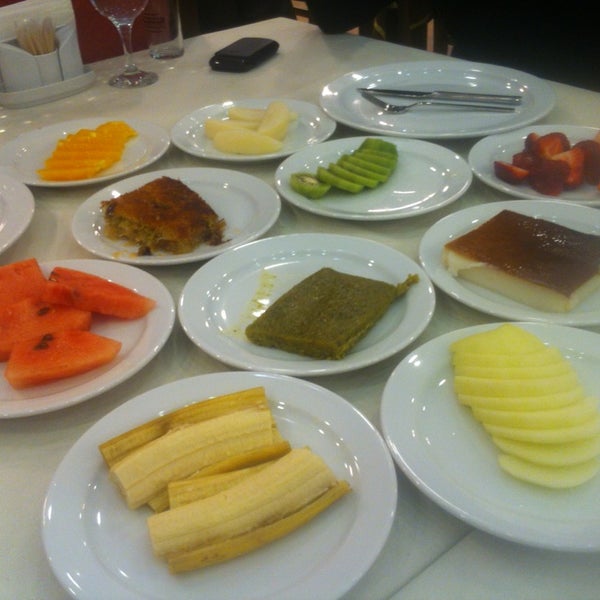 3/22/2013 tarihinde Suleyman S.ziyaretçi tarafından Adanalı Hasan Kolcuoğlu Restaurant'de çekilen fotoğraf