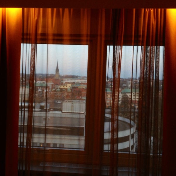 2/25/2014 tarihinde Wioleta M.ziyaretçi tarafından Quality Hotel Grand, Borås'de çekilen fotoğraf