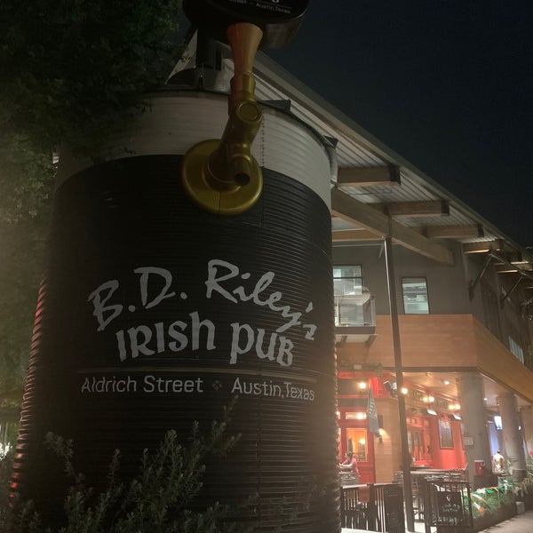 5/14/2022 tarihinde Pragathi K.ziyaretçi tarafından B.D. Riley&#39;s Irish Pub at Mueller'de çekilen fotoğraf