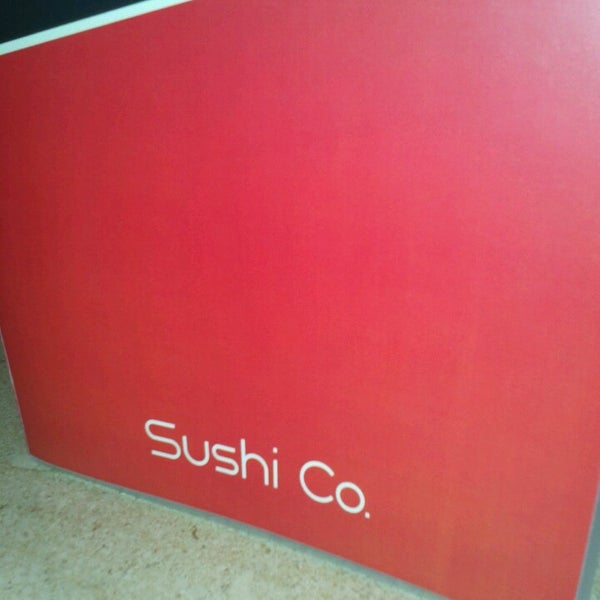 Das Foto wurde bei Sushi Co von Denise C. am 3/27/2013 aufgenommen