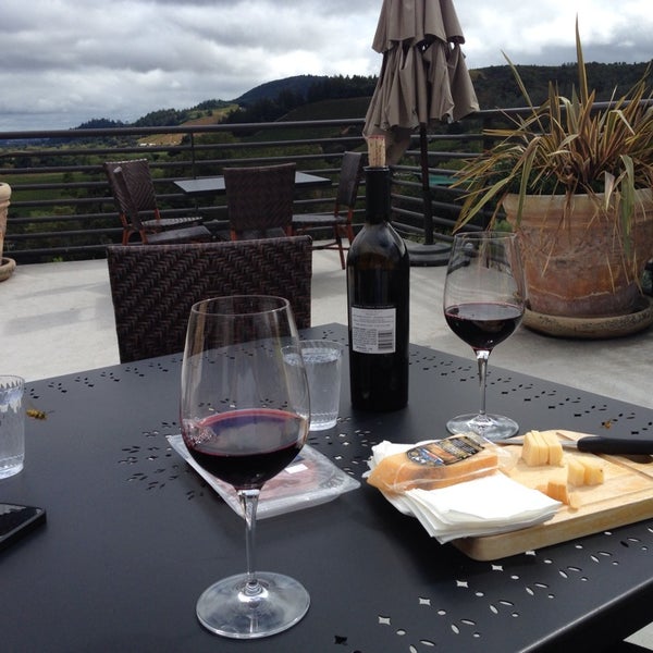 Foto tirada no(a) Sbragia Family Vineyards por Molly M. em 9/24/2014