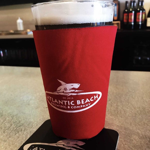Снимок сделан в Atlantic Beach Brewing Company пользователем David H. 3/30/2019