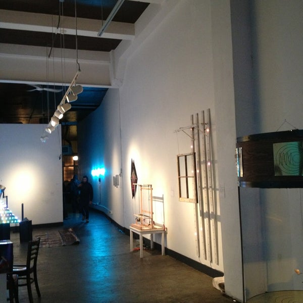 1/13/2013にCorey K.がVermillion Gallery &amp; Barで撮った写真