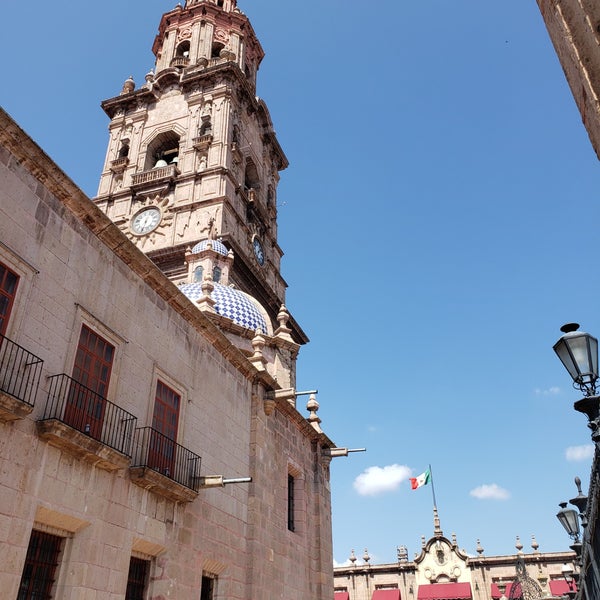Photo taken at Catedral de Morelia by Isabelle Z. on 11/3/2019
